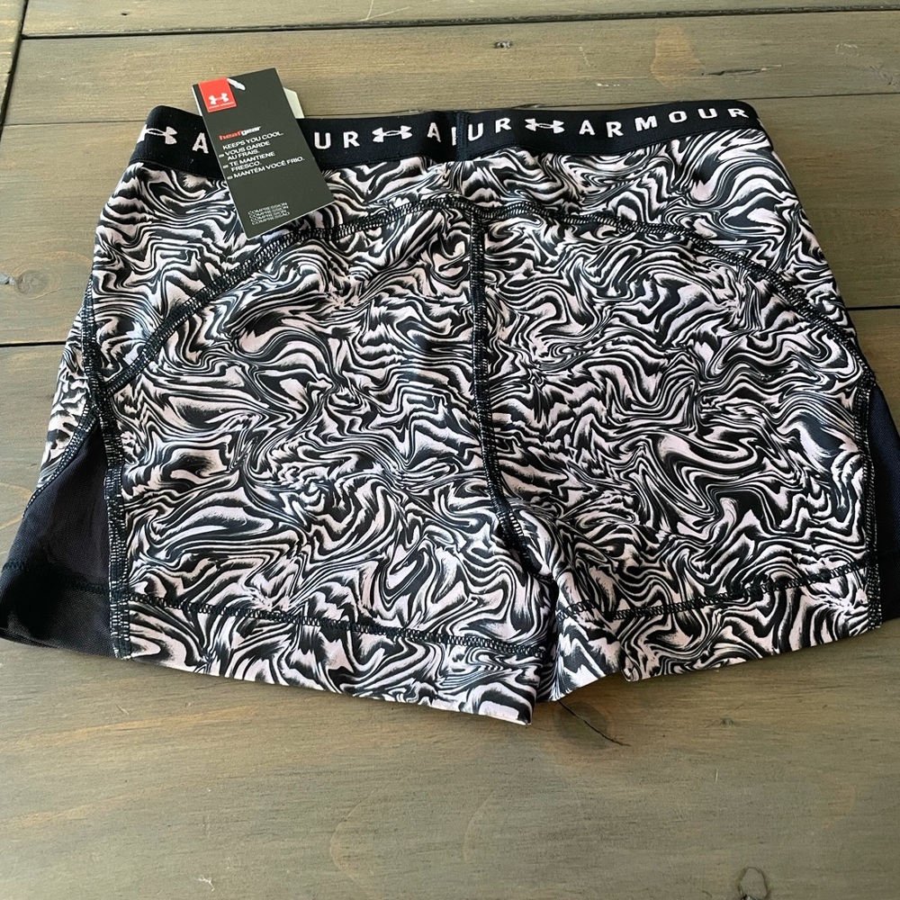 Black and white “marble swirl” Under Armour compression bike shorts